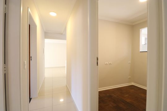 Corredor de apartamento à venda com 3 quartos, 88m² em Pompeia, São Paulo