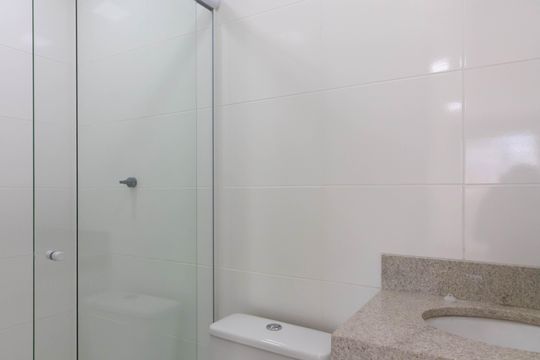 Banheiro  de kitnet/studio para alugar com 0 quarto, 41m² em Vila Augusta, Guarulhos