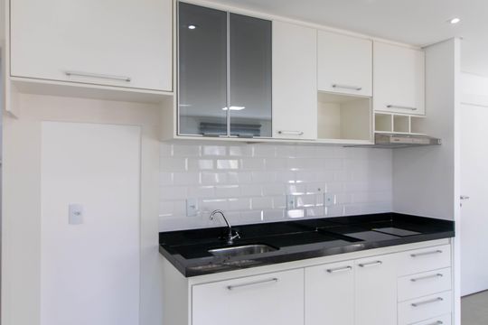 Cozinha de kitnet/studio para alugar com 0 quarto, 41m² em Vila Augusta, Guarulhos
