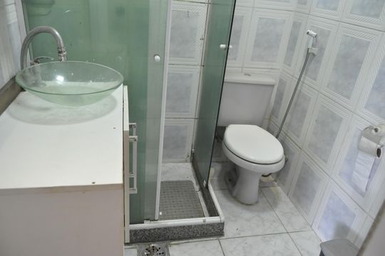 Banheiro de apartamento para alugar com 1 quarto, 42m² em Riachuelo, Rio de Janeiro