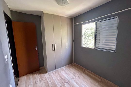 Quarto 1 de apartamento à venda com 2 quartos, 47m² em Jardim Sao Luis (zona Norte), Guarulhos