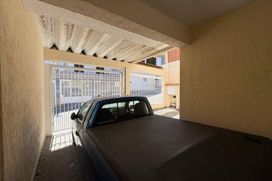 Garagem de casa à venda com 3 quartos, 146m² em Vila Humaita, Santo André