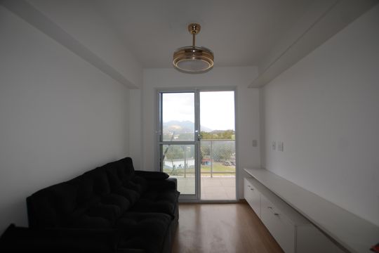 Apartamento para alugar com 2 quartos, 57m² em Marechal Hermes, Rio de Janeiro