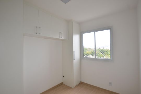 Suíte de apartamento para alugar com 2 quartos, 57m² em Marechal Hermes, Rio de Janeiro