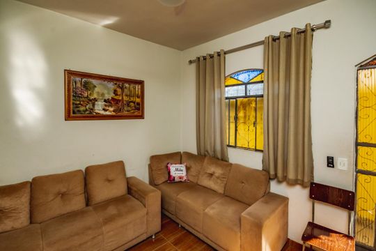 Casa à venda com 2 quartos, 180m² em Canaa, Belo Horizonte