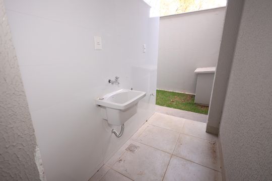 Área de Serviço de casa de condomínio para alugar com 3 quartos, 153m² em Vila Rosa, Goiânia
