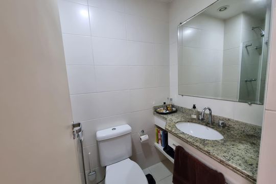 Banheiro Social de apartamento à venda com 2 quartos, 50m² em Chácara Santo Antônio (zona Sul), São Paulo