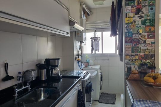 Cozinha e Área de Serviço de apartamento à venda com 2 quartos, 50m² em Chácara Santo Antônio (zona Sul), São Paulo