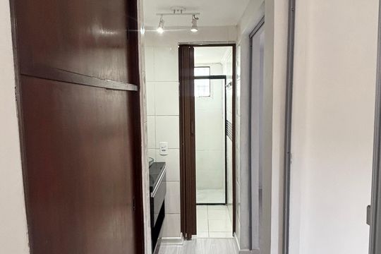 Corredor de apartamento à venda com 2 quartos, 52m² em Jardim Alvorada, Santo André