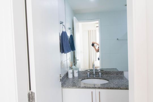 Banheiro de kitnet/studio à venda com 1 quarto, 33m² em Santo Amaro, São Paulo