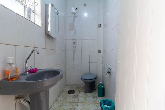 Banheiro de casa para alugar com 1 quarto, 40m² em Chácara Califórnia, São Paulo