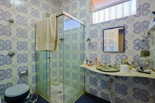 Banheiro de casa para alugar com 5 quartos, 380m² em Belvedere, Belo Horizonte