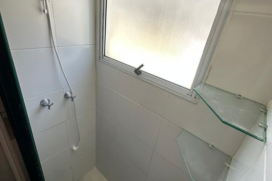 Banheiro de apartamento à venda com 2 quartos, 39m² em Canudos, Novo Hamburgo