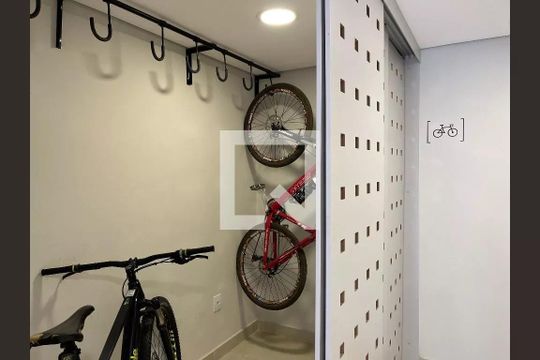 Área comum - Bicicletário de apartamento à venda com 2 quartos, 34m² em Bosque da Saúde, São Paulo