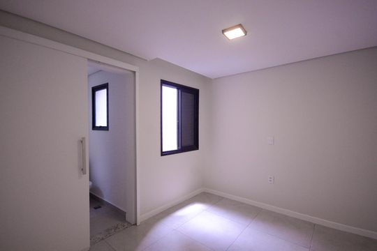 Suite de apartamento para alugar com 2 quartos, 100m² em Jardins, São Paulo