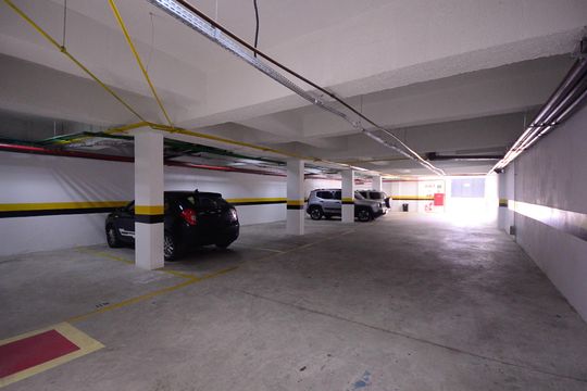 Área comum - Garagem de apartamento para alugar com 2 quartos, 100m² em Jardins, São Paulo