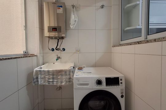 Área de Serviço de apartamento para alugar com 2 quartos, 85m² em Rio Tavares, Florianópolis