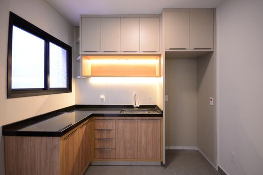 Cozinha de apartamento para alugar com 2 quartos, 100m² em Jardins, São Paulo