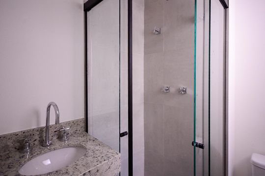 Banheiro da Suíte de apartamento para alugar com 2 quartos, 100m² em Jardins, São Paulo