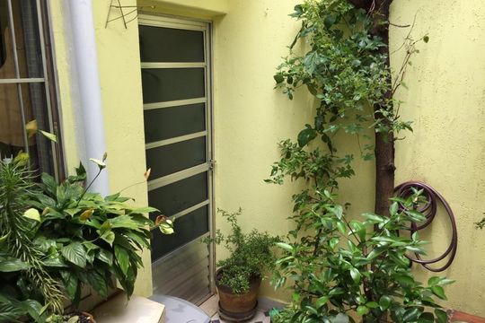 Área externa de casa à venda com 2 quartos, 132m² em Mirandópolis, São Paulo