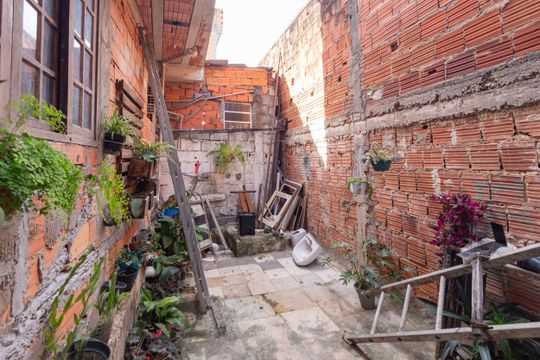 Quintal de casa à venda com 4 quartos, 150m² em Bandeiras, Osasco