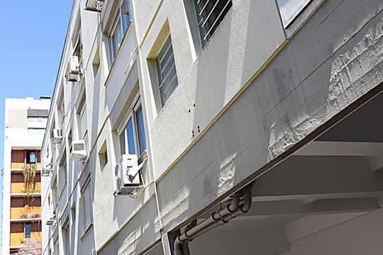 Fachada de apartamento para alugar com 2 quartos, 62m² em Petrópolis, Porto Alegre