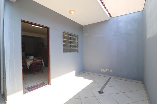 Quintal de casa à venda com 3 quartos, 180m² em Parque Gerassi, Santo André