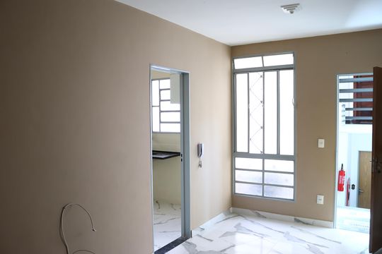 Sala de apartamento à venda com 3 quartos, 55m² em Jardim Montanhês, Belo Horizonte
