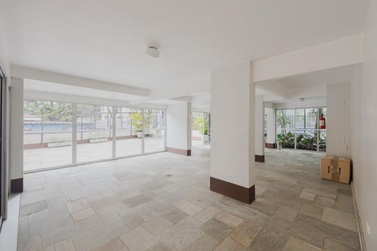 Área comum de apartamento para alugar com 3 quartos, 97m² em Vila Madalena, São Paulo