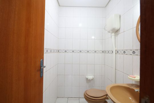 Lavabo de casa para alugar com 3 quartos, 350m² em Harmonia, Canoas