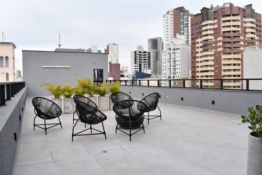 Área comum - Terraço de kitnet/studio para alugar com 1 quarto, 25m² em Batel, Curitiba