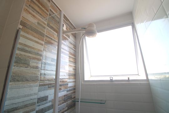 Banheiro de apartamento à venda com 2 quartos, 44m² em Usina Piratininga, São Paulo