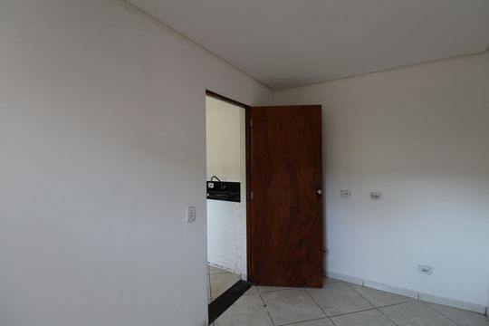 Quarto 2 de casa para alugar com 2 quartos, 60m² em Jardim Santa Adelia, São Paulo