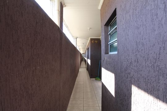 Corredor de casa para alugar com 2 quartos, 60m² em Jardim Santa Adelia, São Paulo