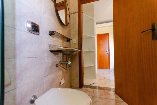 Banheiro de kitnet/studio para alugar com 1 quarto, 30m² em Jardim Cidade Pirituba, São Paulo