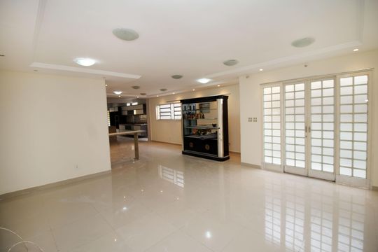 Casa à venda com 2 quartos, 400m² em Irajá, Rio de Janeiro