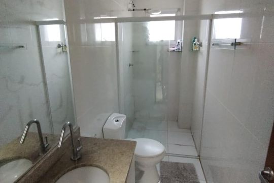 Banheiro de apartamento para alugar com 3 quartos, 130m² em Cidade Ocian, Praia Grande