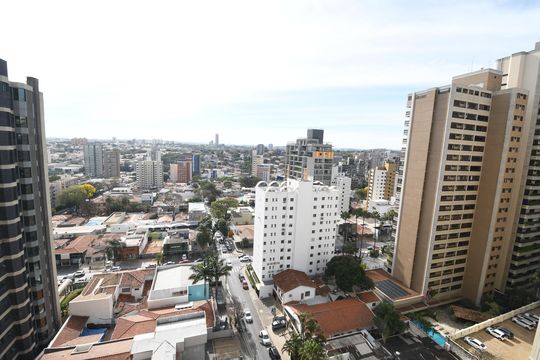Vista do Quarto de apartamento para alugar com 1 quarto, 46m² em Cambuí, Campinas