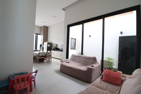 Casa para alugar com 4 quartos, 170m² em Novo Mundo, Uberlândia