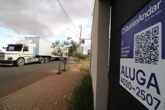 Plaquinha de casa para alugar com 4 quartos, 170m² em Novo Mundo, Uberlândia