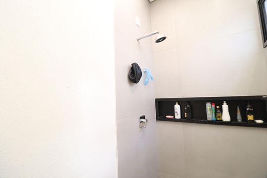 Banheiro do Quarto 2 e 3 de casa para alugar com 4 quartos, 170m² em Novo Mundo, Uberlândia