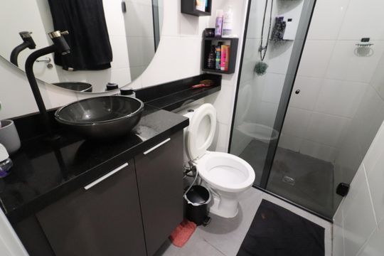 Banheiro de apartamento à venda com 1 quarto, 35m² em Presidente Altino, Osasco
