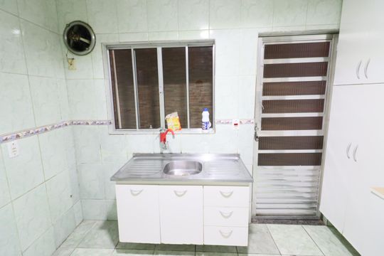 Cozinha de casa à venda com 2 quartos, 100m² em Jardim Roberto, Osasco