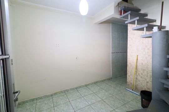 Casa à venda com 2 quartos, 100m² em Jardim Roberto, Osasco