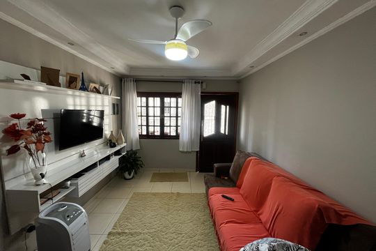 Casa à venda com 3 quartos, 98m² em Chora Menino, São Paulo