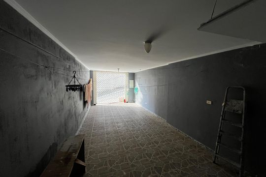 Garagem de casa à venda com 3 quartos, 98m² em Chora Menino, São Paulo
