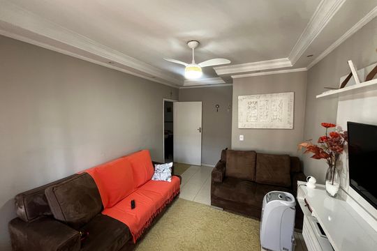 Sala de casa à venda com 3 quartos, 98m² em Chora Menino, São Paulo