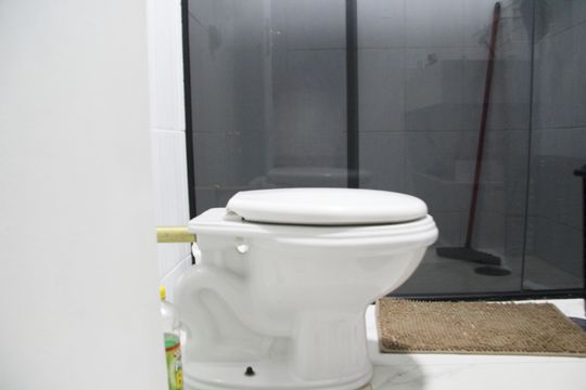 Banheiro Social de apartamento à venda com 3 quartos, 106m² em Centro, Guarulhos
