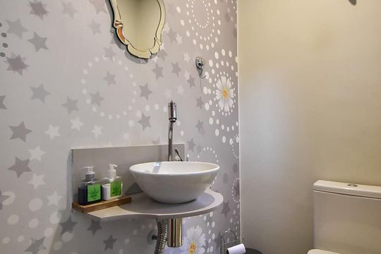Lavabo da Sala de Tv de casa de condomínio à venda com 3 quartos, 280m² em Parque Monte Alegre, Taboão da Serra