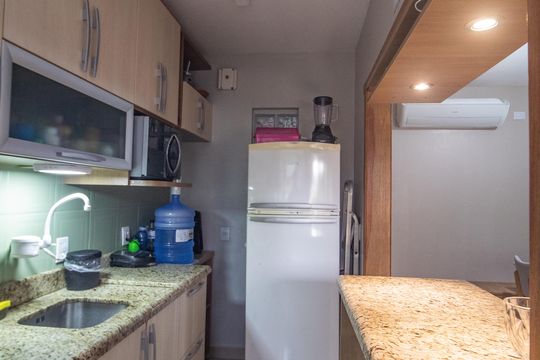 Cozinha de apartamento à venda com 2 quartos, 72m² em Partenon, Porto Alegre